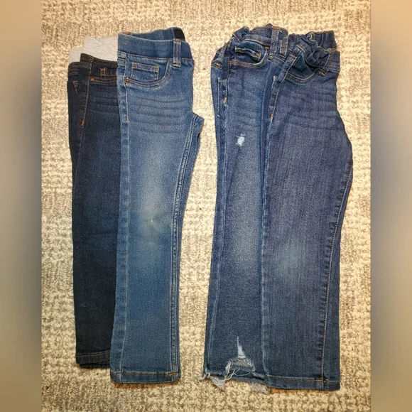 4 Pair of Toddler Girl Jeans - Picture 2 of 9
